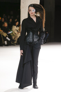 Yohji Yamamoto Fall 2018 Ready-to-Wear , Ёдзи Ямамото осень зима 2018 , Fashion show , неделя моды в Париже , PFW , Mainstyles
